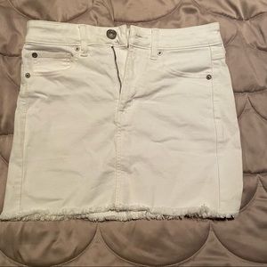 White denim American eagle mini skirt